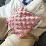 03 babyono jastucic s kosticama tresnje roza