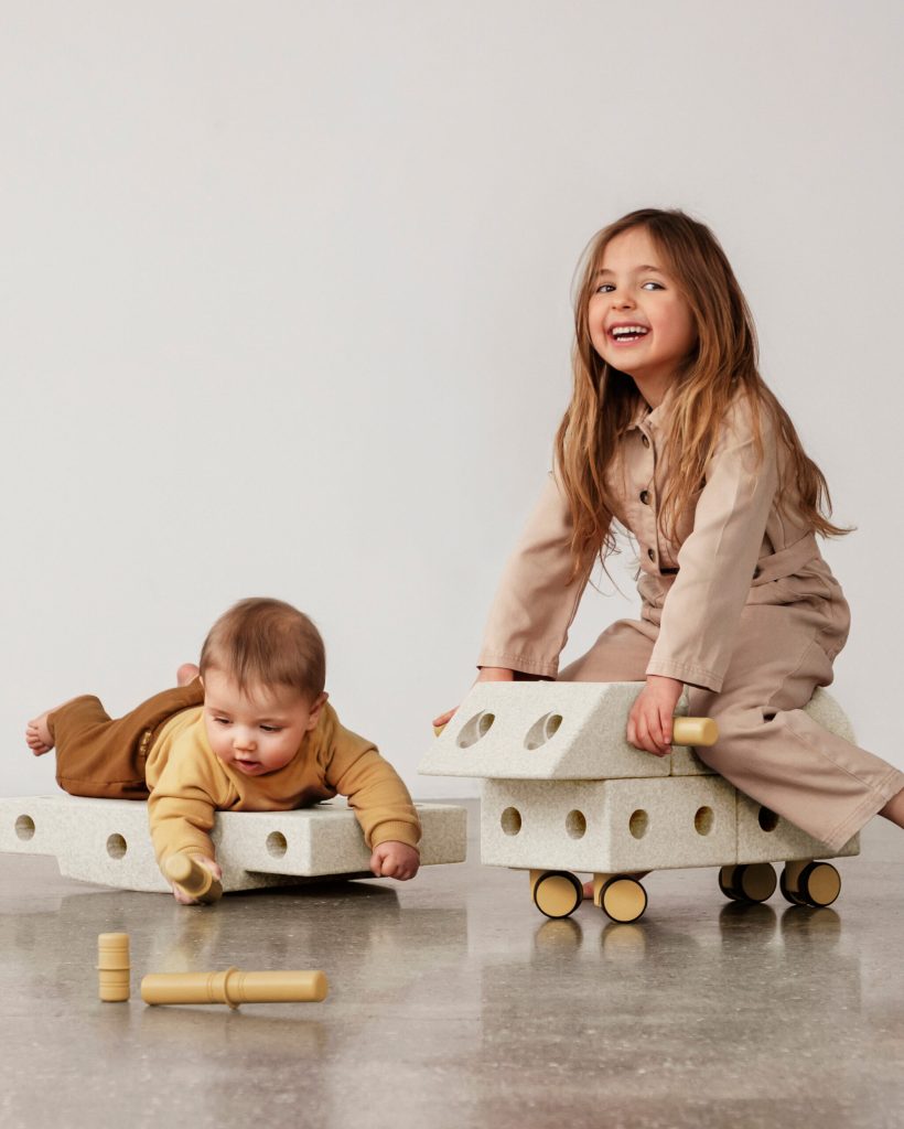 Explorer Set Sand Grey Honey Yellow slide 3 scaled 1
