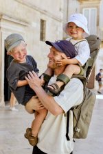 MiniMeis Olive Premium Lifestyle 3