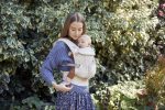 baby carrier adpat sfm natural beige lifestyle 01 4050x2700 aae90be min 1