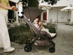 ergobaby stroller metro 3 deluxe jet black lifetsyle 19