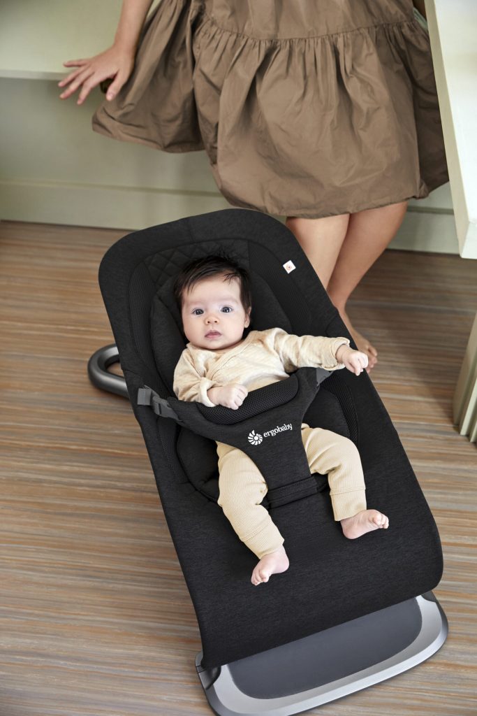 evolve bouncer onyx black ls 02 2700x4050 4430809 scaled 1